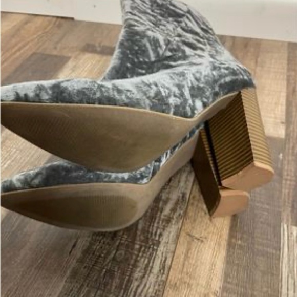 Wild Diva Suede Boots Size 8.5 - Picture 6 of 7